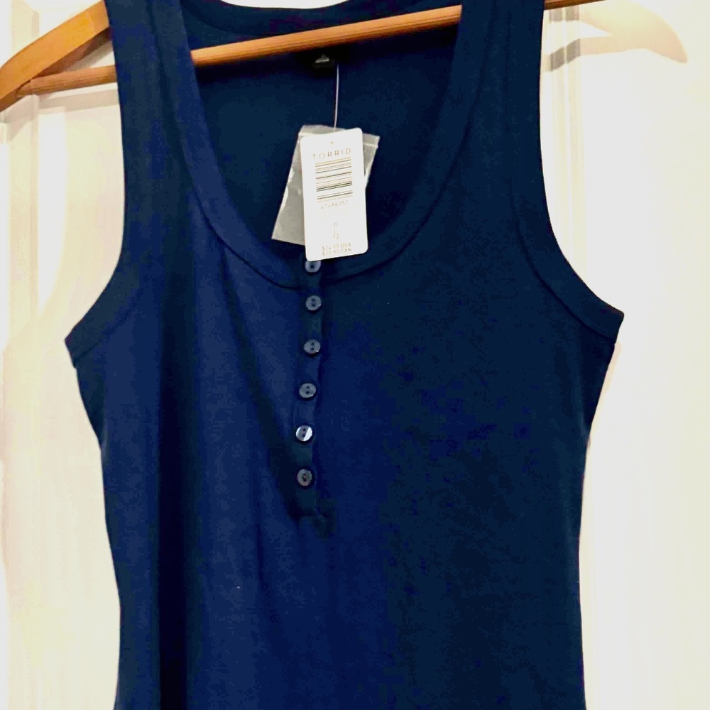 Torrid NWT Scoop Henley tank top NWT Size 0 (12)